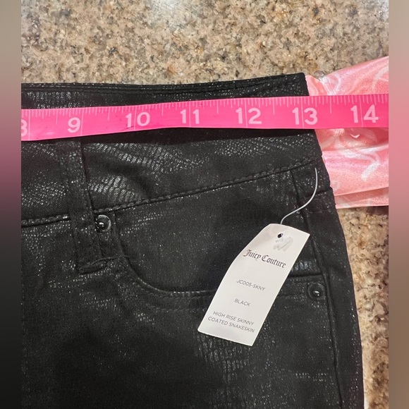 JUICY COUTURE HIGH RISE SKINNY
COATED FAUX SNAKESKIN Size 26 NWT - Picture 9 of 11